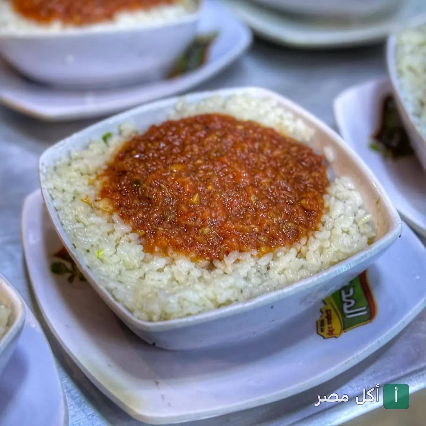 طبق أرز بصلصة الطماطم في مطعم المدينة بالأزبكية.