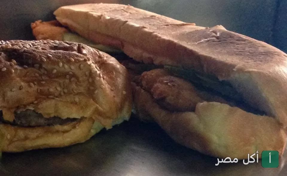 ساندوتشات متنوعة من مطعم سمسمة في الدقي بالجيزة