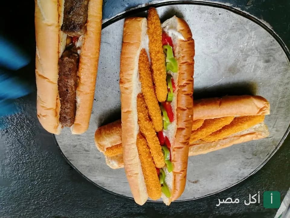 ساندوتشات كفتة وبانيه في مطعم كريب آرت بالسنطة