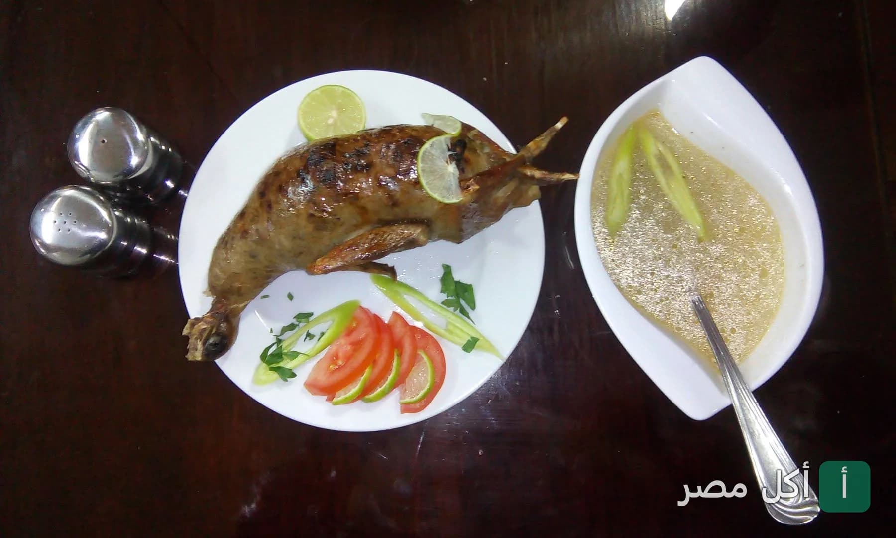 طبق حمام محشي مع شوربة في مطعم الحلال بالأهرام