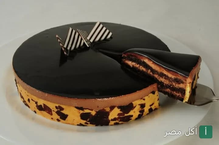 قطعة جاتوه شوكولاتة بطبقات في بيتزا كينج باب اللوق
