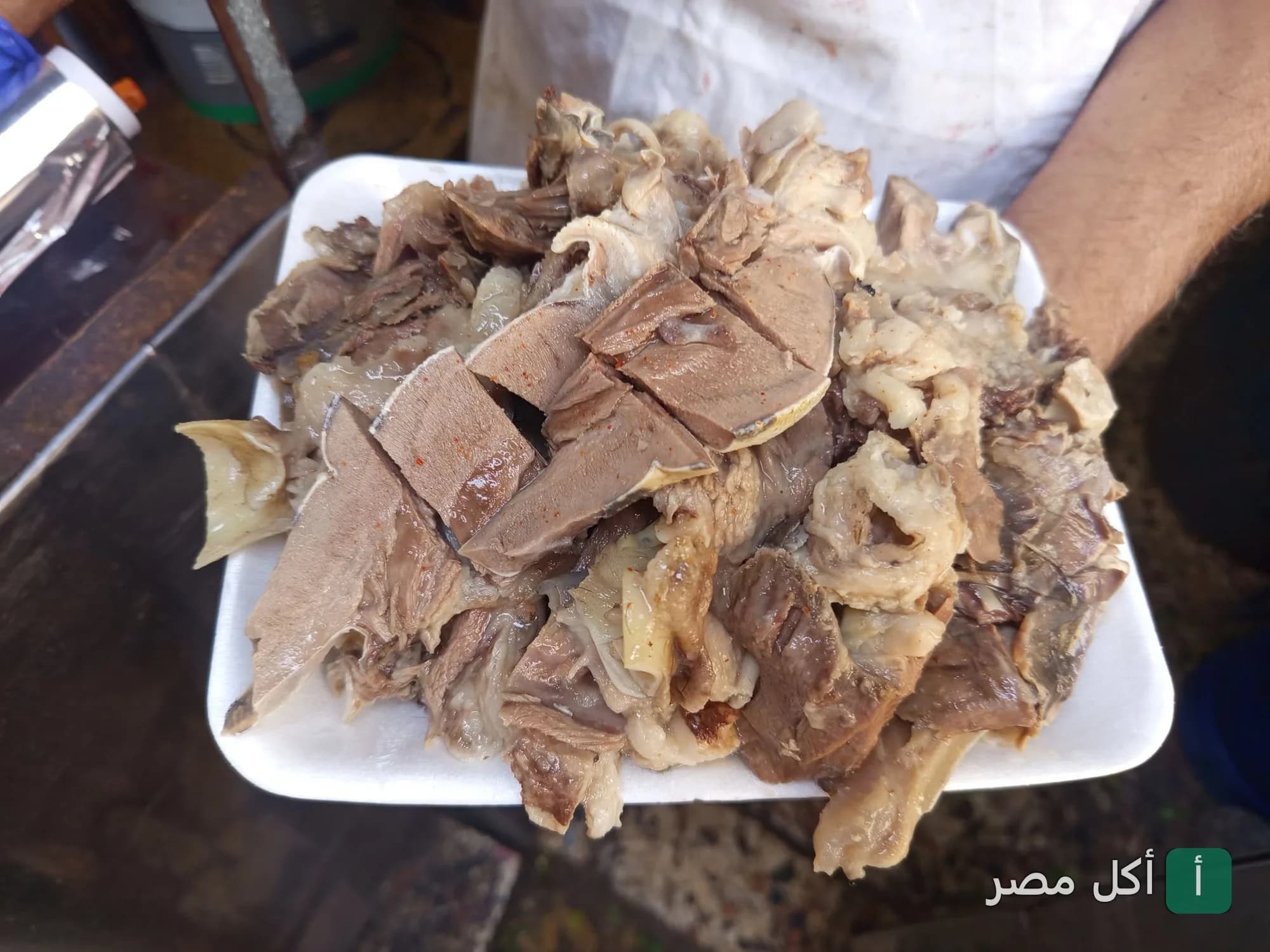 طبق مشكل من حلويات ومسمط في مسمط الشعب بعابدين