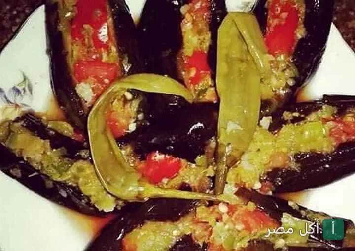 طبق باذنجان مخلل محشو بالخلطة في مطعم أبو على الشرقاوى بالسيدة عائشة.
