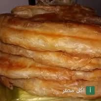 فطير مشلتت طازج ومحمر في مطعم ألبان مجدى بالخليفة