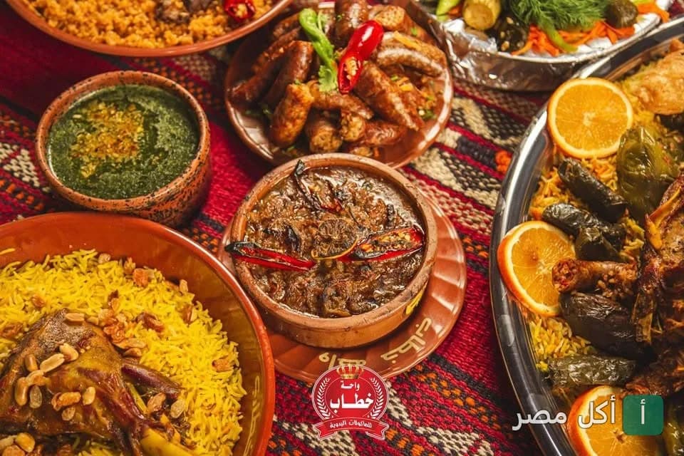 سفرة مشاوي وأطباق شرقية متنوعة من مطعم واحة خطاب في كارفور الإسكندرية