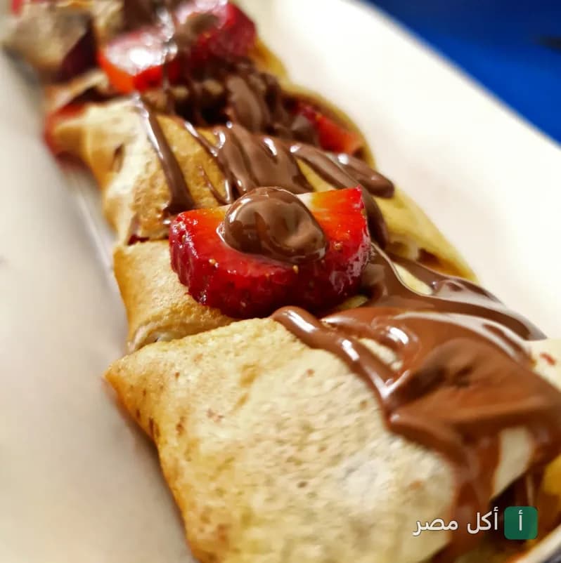 كريب بالفراولة وصوص الشوكولاتة من FBI Cafe في برج العرب