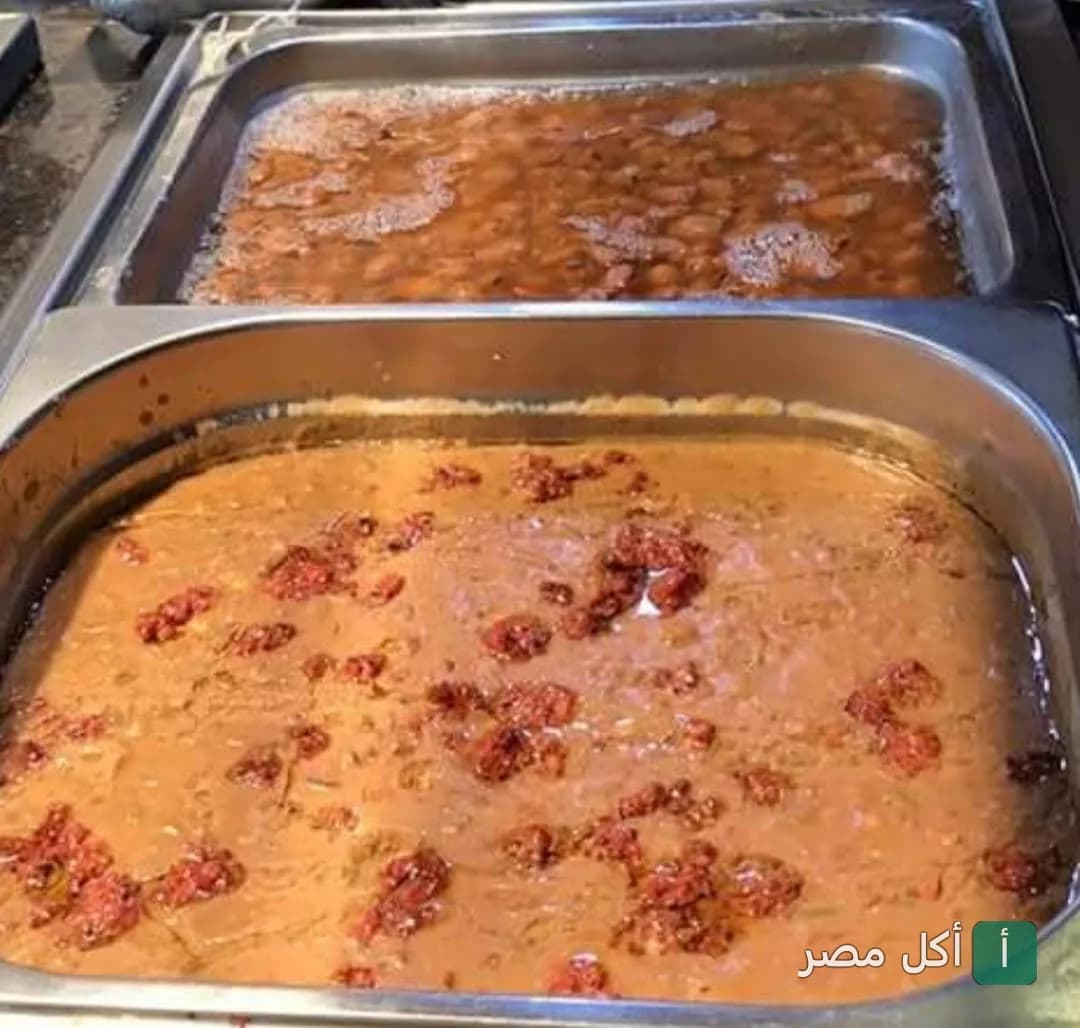 أطباق فول مدمس في كافيه سلطنة المتراس بمينا البصل في الإسكندرية.