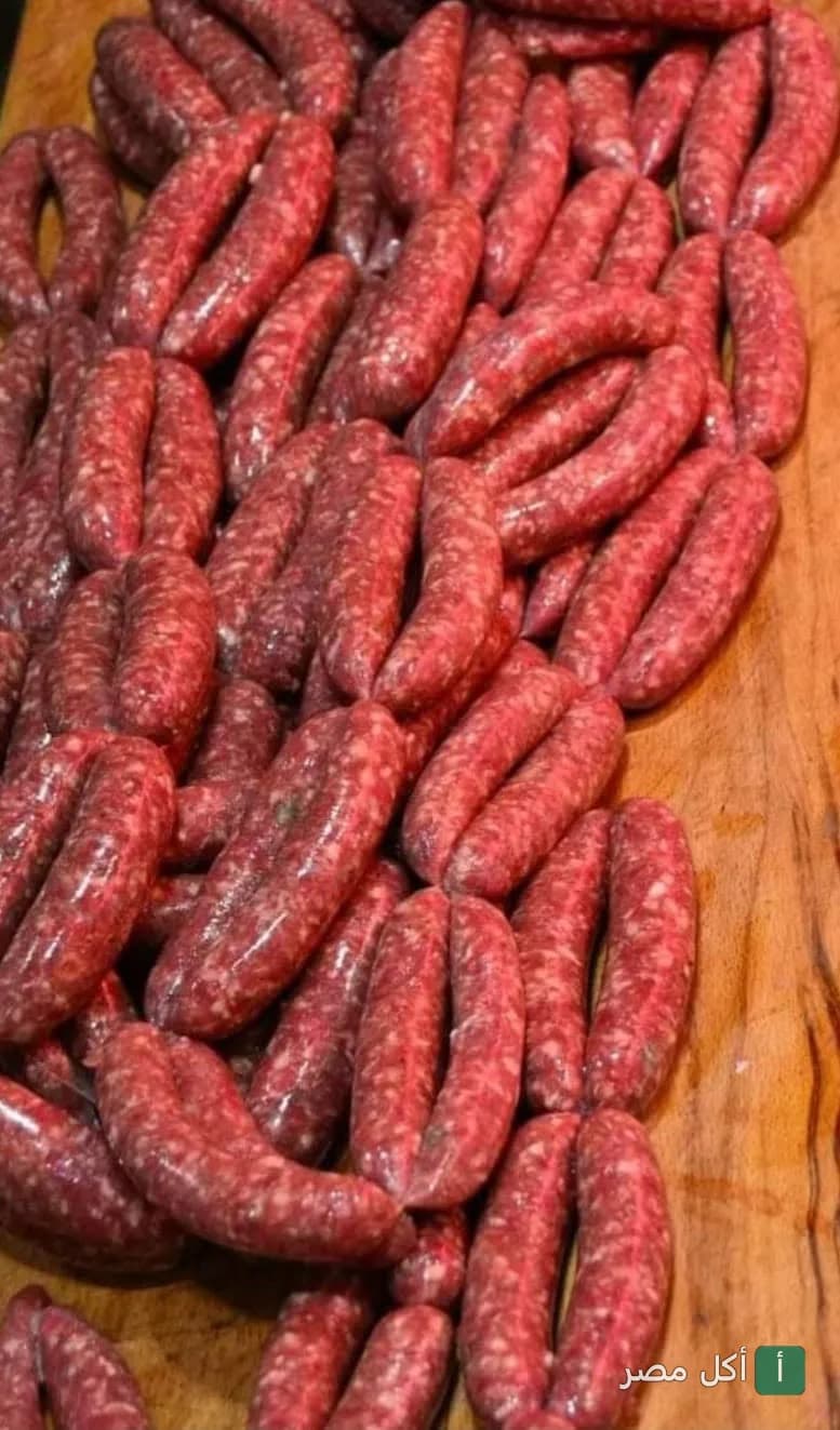 سجق طازج محضر في كافيه سلطنة المتراس بالإسكندرية.